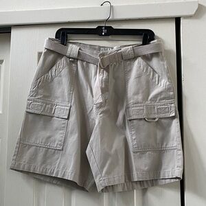 Men's Tan Cargo Shorts NWOT